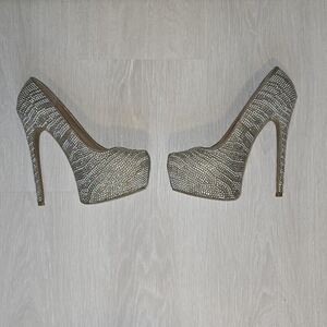 Steve Madden size 8 Neutral